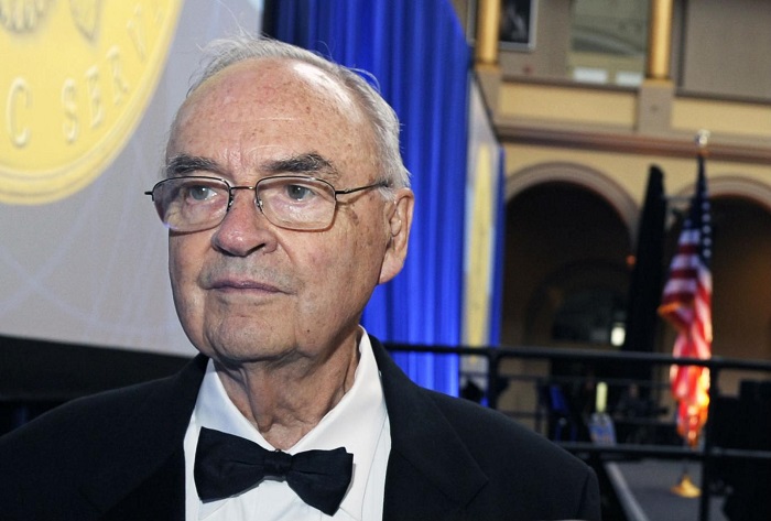 Ex-senator to marry man 20 years after his wife